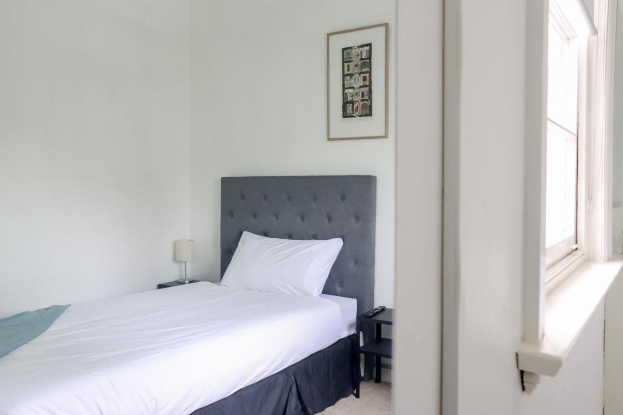 Tates Hotel Windsor Buitenkant foto
