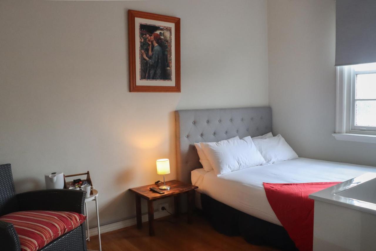 Tates Hotel Windsor Buitenkant foto