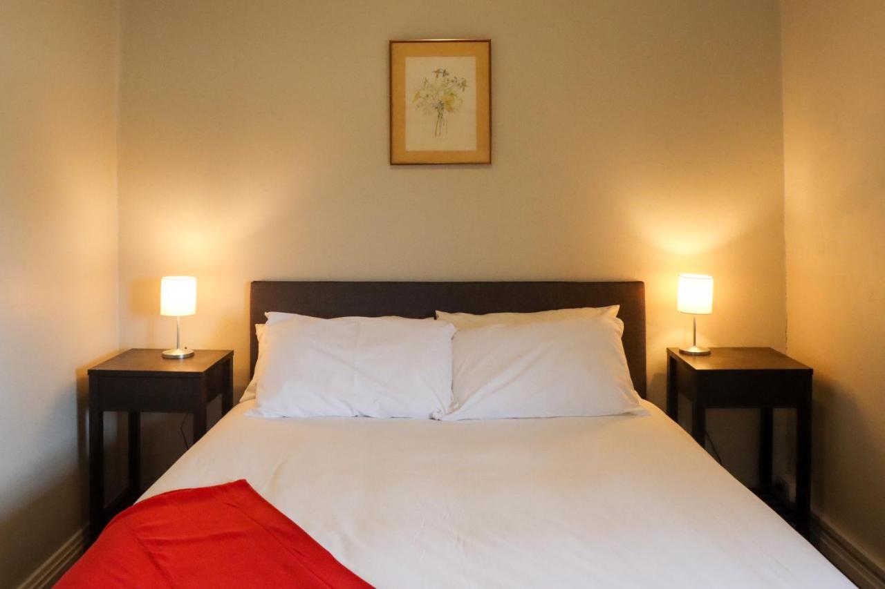 Tates Hotel Windsor Buitenkant foto