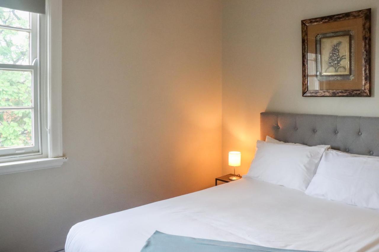 Tates Hotel Windsor Buitenkant foto